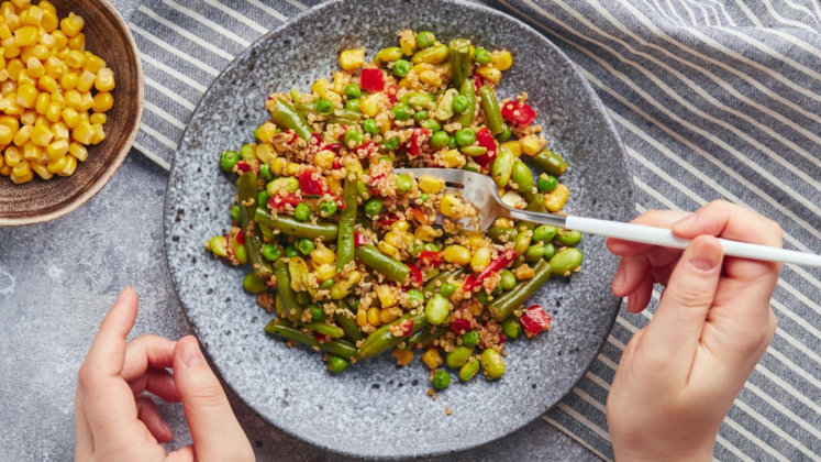 Bunte Quinoa Gemüse Pfanne 100 vegan Super lecker HelloVegan de