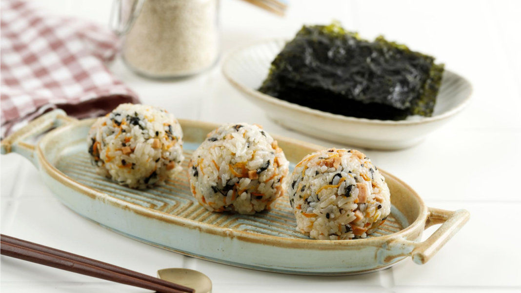 Yaki Onigiri - gebratene japanische Reisbällchen. 100% vegan Super ...