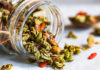Veganes Matcha-Granola