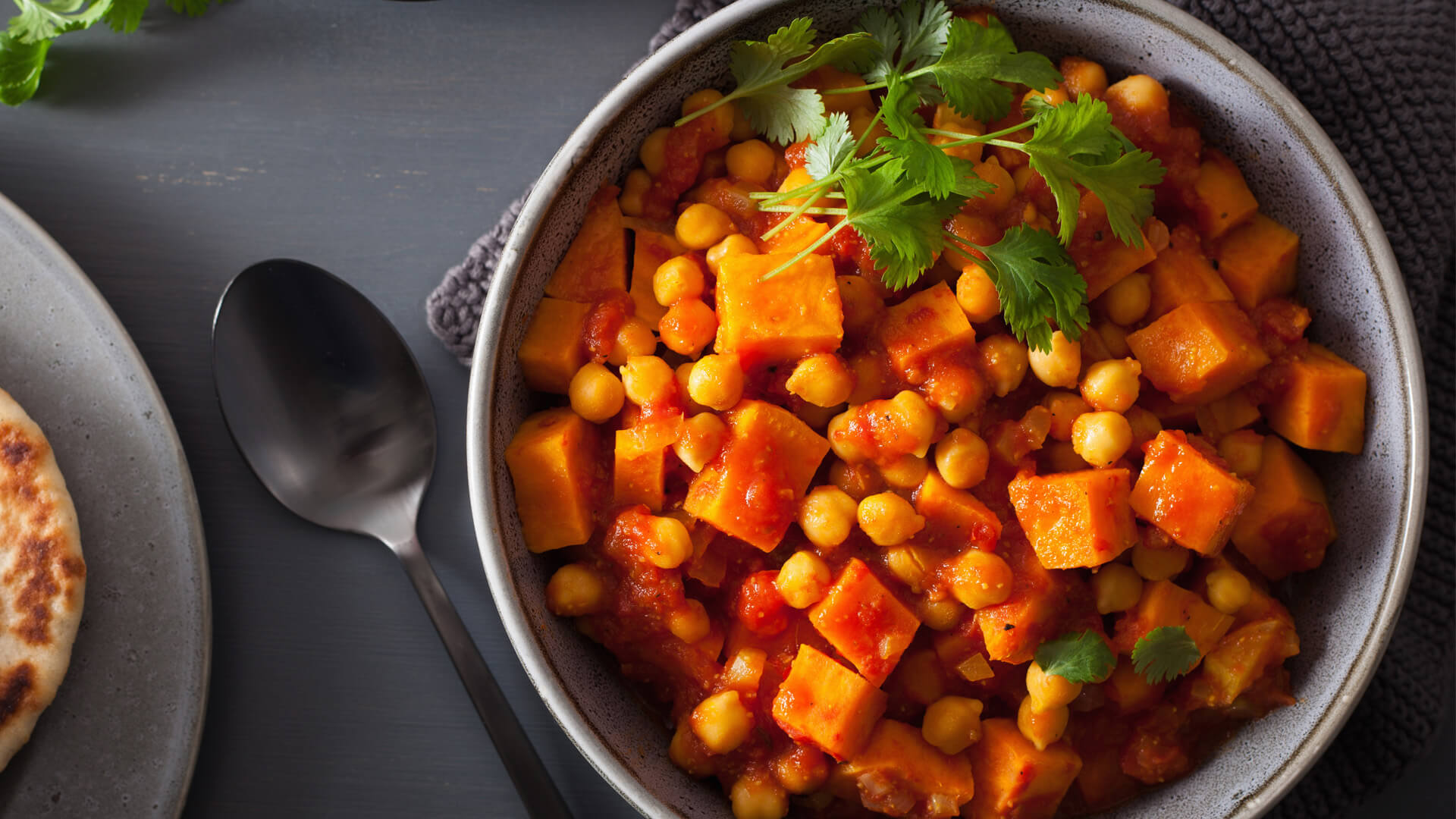 Süßkartoffel-Kichererbsen-Curry. 100% vegan Super lecker – HelloVegan.de